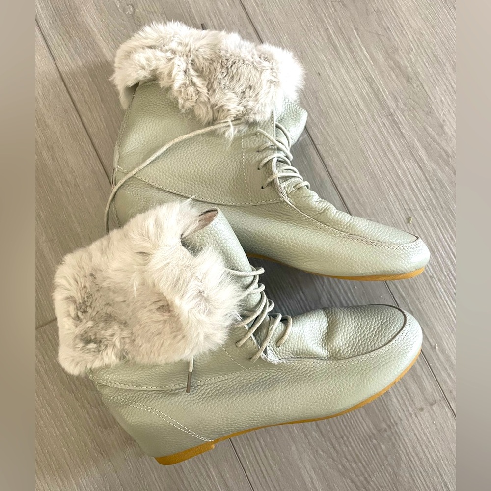 Like new soft boot